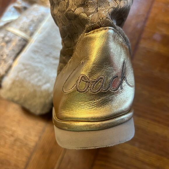COACH Nikole Shearling Boots 8 Gold Signature Logo Winter Furry UGG Style - Picture 7 of 16